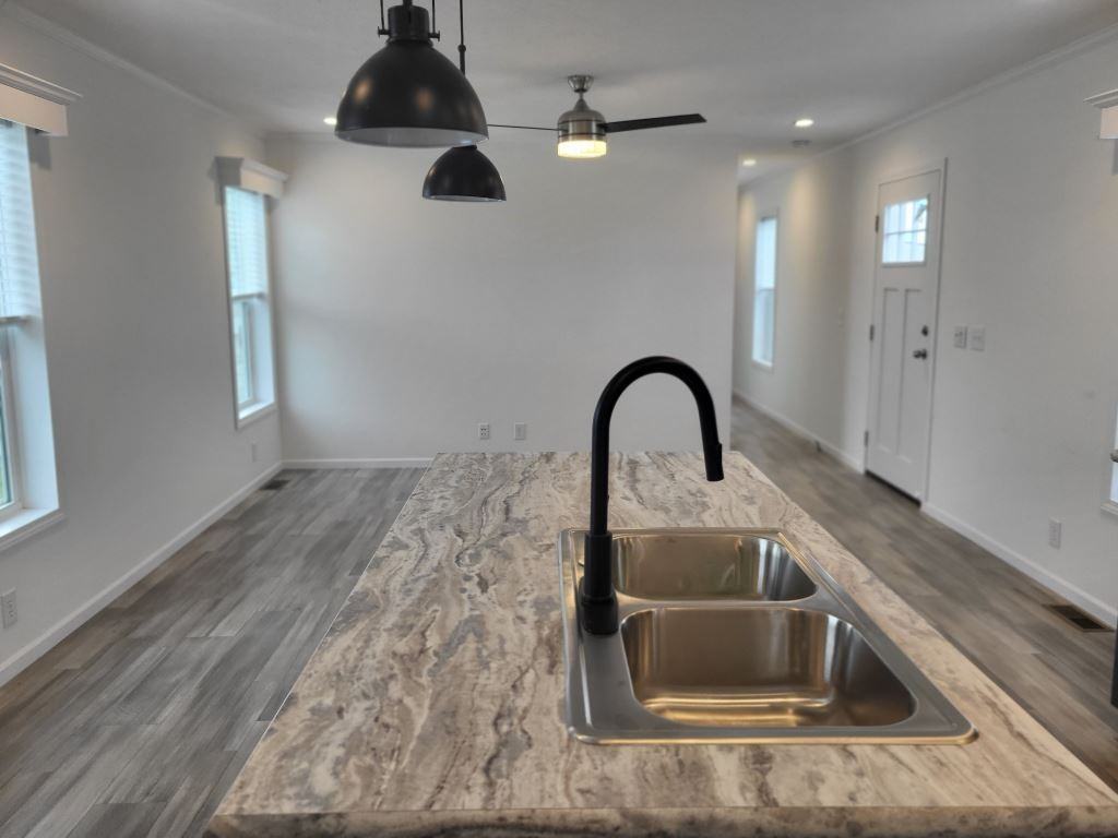 140 Flamingo Dr - Photo 5 of 28