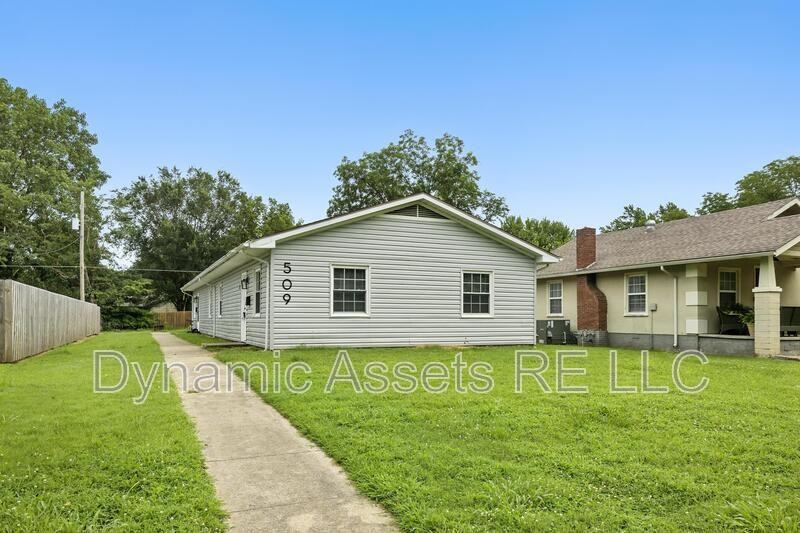 509 E Jefferson St #A - Photo 5 of 24