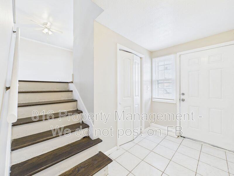 6304 E 150th Ter - Photo 4 of 34