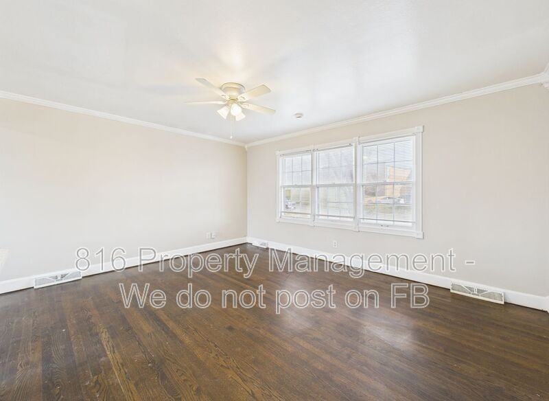 6304 E 150th Ter - Photo 5 of 34