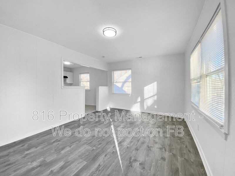 2918 S 51st St - Photo 3 of 14