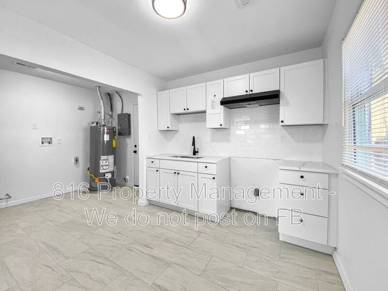 2918 S 51st St - Photo 5 of 14