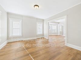 featured image of 2712 Park Ave Uppr