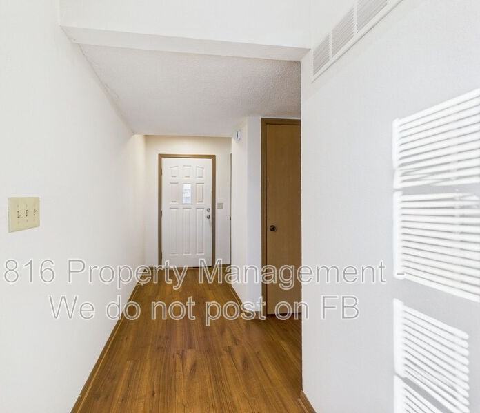 3517 Ne Independence Ave - Photo 2 of 38