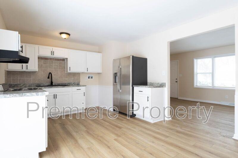 11313 Donnelly Ave - Photo 4 of 12