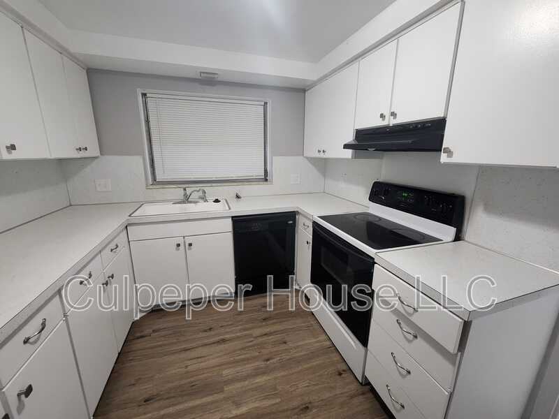 4102 Garden Estates Dr - Photo 4 of 11