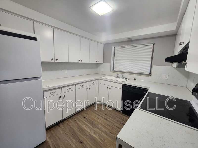 4102 Garden Estates Dr - Photo 5 of 11