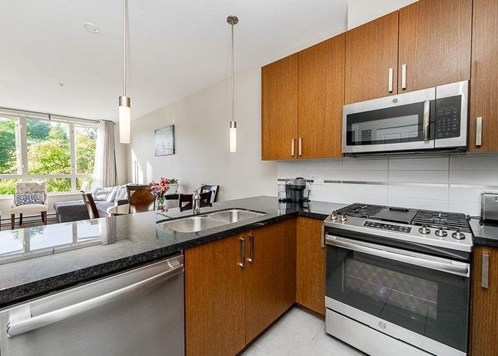 15918 26 Avenue - Photo 4 of 23