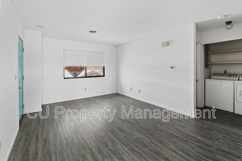 1305 Christopher Cir #8 - Photo 5 of 15