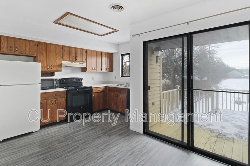 1305 Christopher Cir #8 - Photo 7 of 15