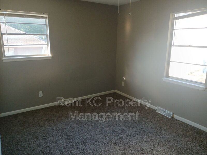 5038 N Topping Ave - Photo 4 of 12