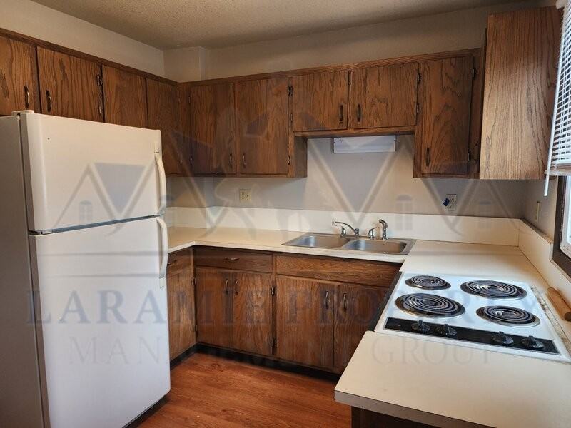 871 N 8th St - Photo 5 of 17