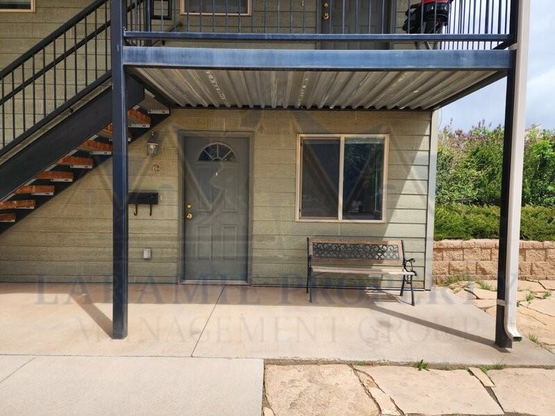 657 N 14th St #C - Photo 2 of 11