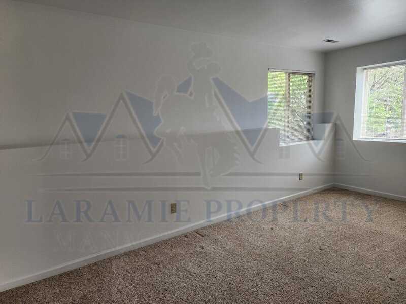 657 N 14th St #C - Photo 7 of 11