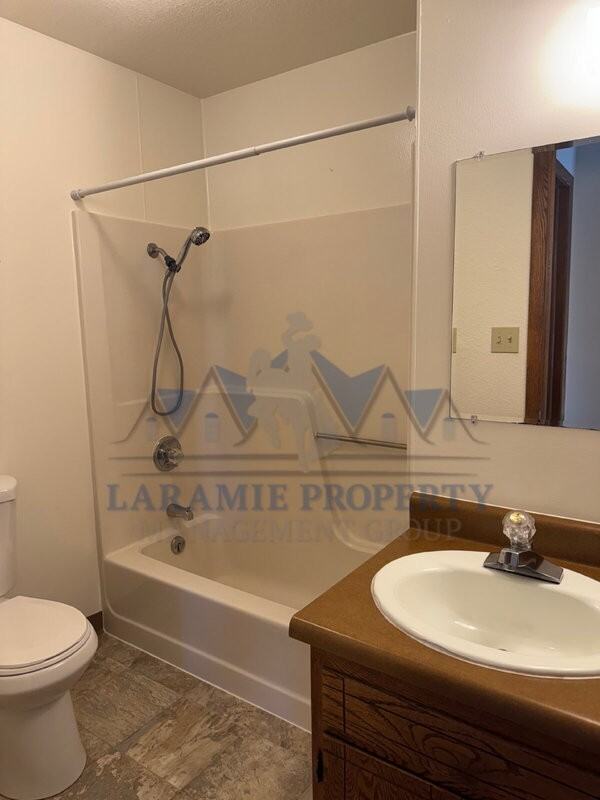 1705 Fetterman Dr #3 - Photo 3 of 10