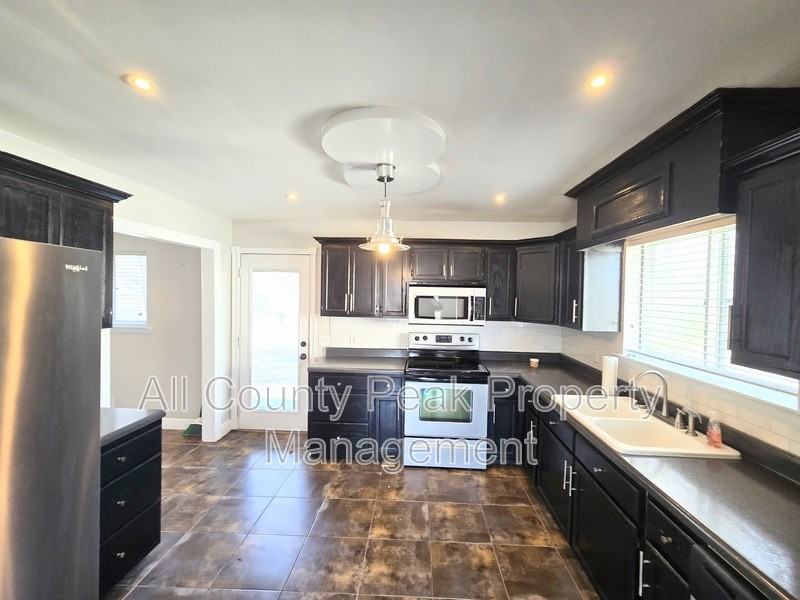 1605 S Mack Smith Rd - Photo 2 of 14