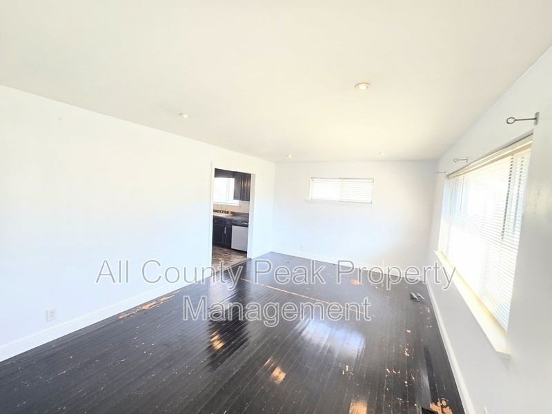 1605 S Mack Smith Rd - Photo 6 of 14