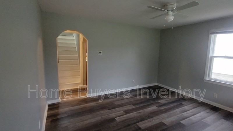 236 Hilton Ave - Photo 2 of 10