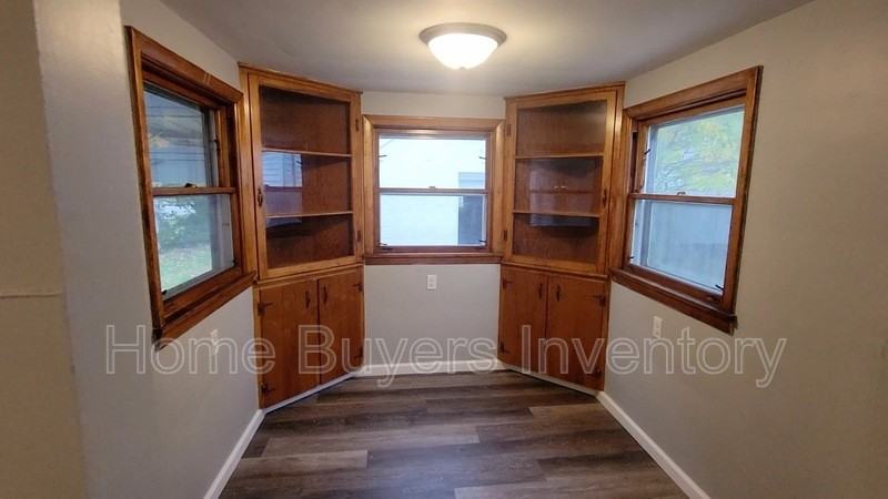 236 Hilton Ave - Photo 3 of 10