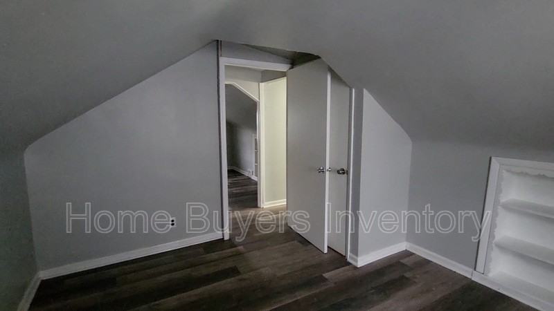 236 Hilton Ave - Photo 6 of 10