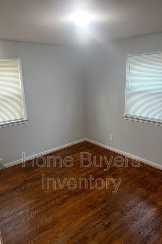 2235 Ridgelawn Ave - Photo 4 of 14