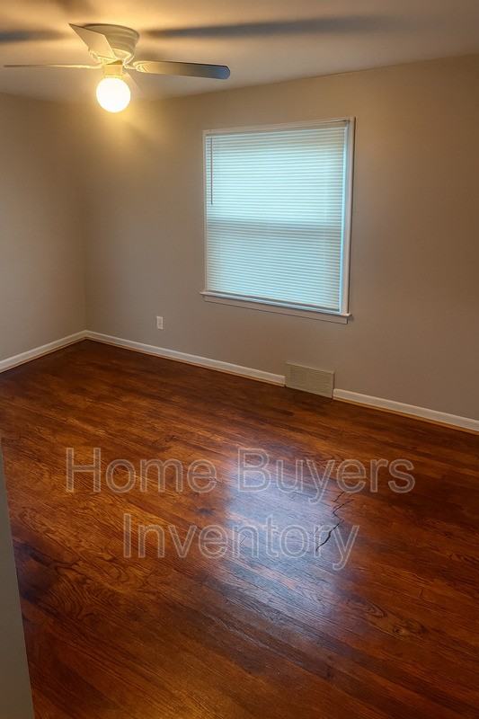 2235 Ridgelawn Ave - Photo 7 of 14