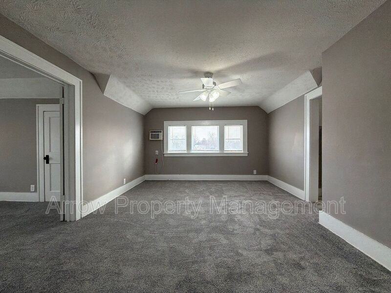 1748 South St #3 - Photo 4 of 11