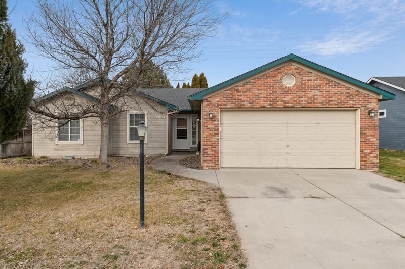 13402 W Persimmon St - Photo 3 of 32