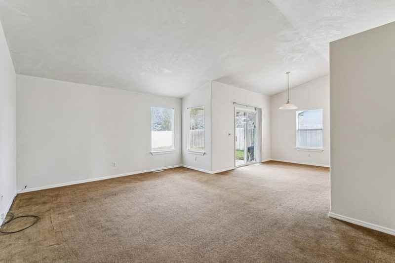 13402 W Persimmon St - Photo 6 of 32