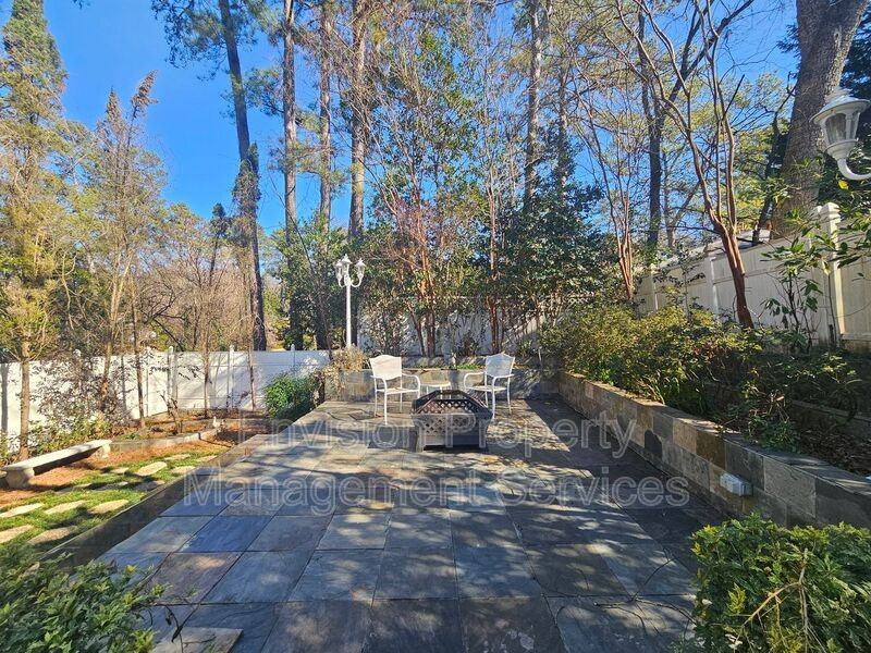 1761 Monroe Dr Ne - Photo 5 of 35