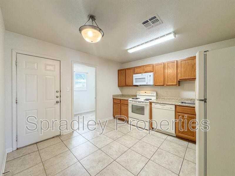 610 Parnell Dr #188 - Photo 3 of 10