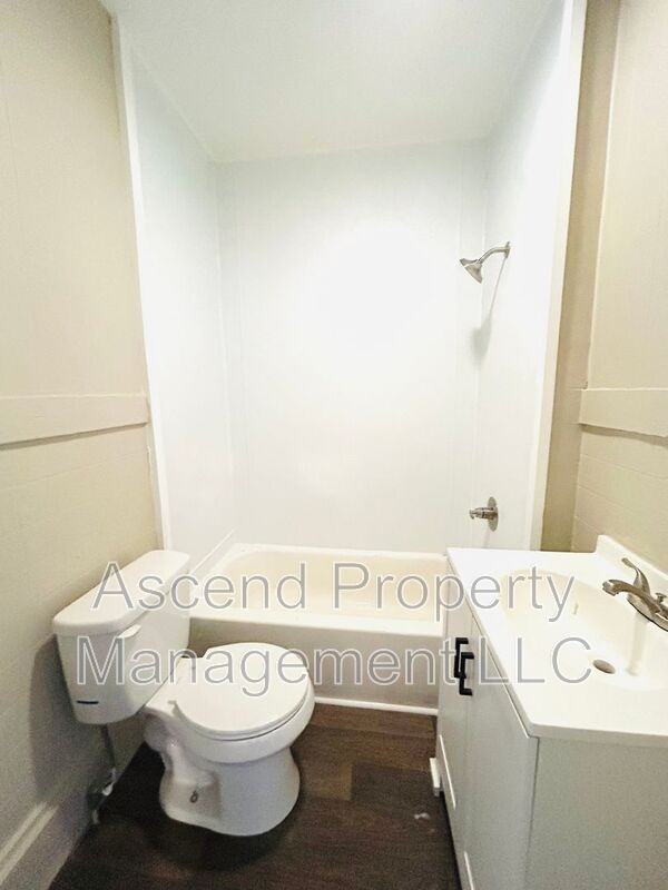 1500 Bradt St - Photo 4 of 11