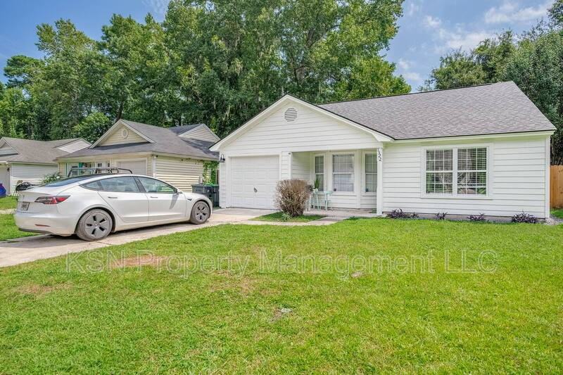 7322 Grant St - Photo 2 of 32