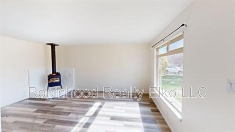 301 Walnut St - Photo 2 of 25