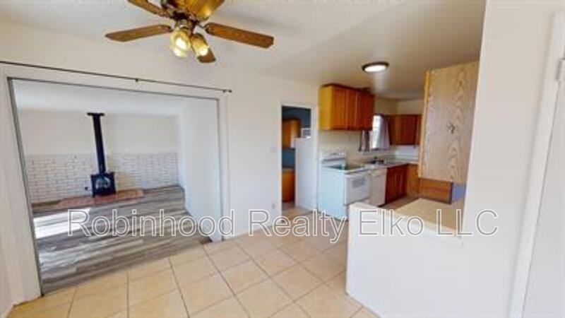 301 Walnut St - Photo 5 of 25