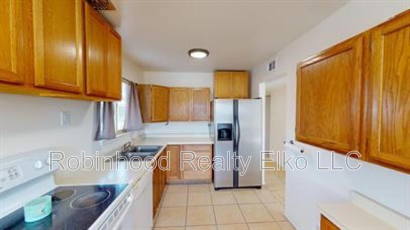 301 Walnut St - Photo 7 of 25