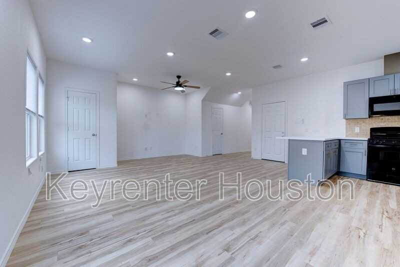 8203 Woodlyn Rd #F - Photo 6 of 50