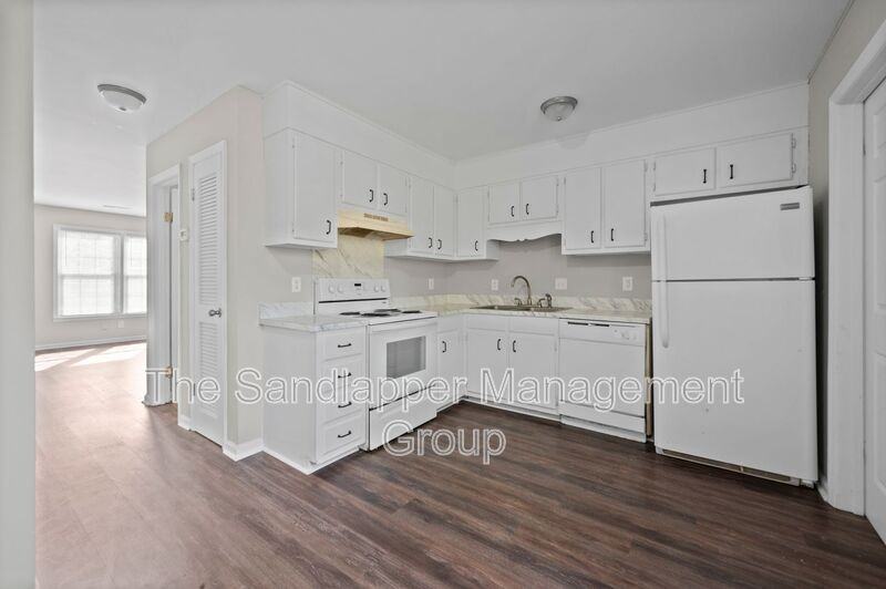 28 Crosscreek Dr #D - Photo 5 of 14