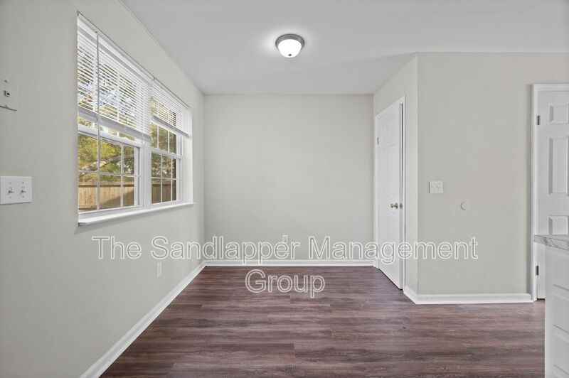 28 Crosscreek Dr #D - Photo 7 of 14