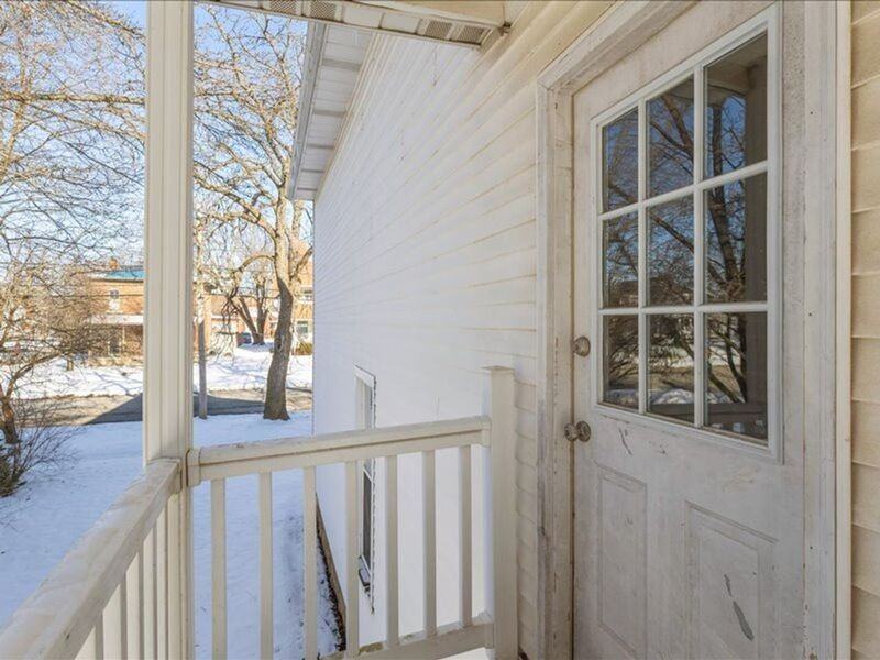 520 1/2 W Bucyrus St - Photo 5 of 25