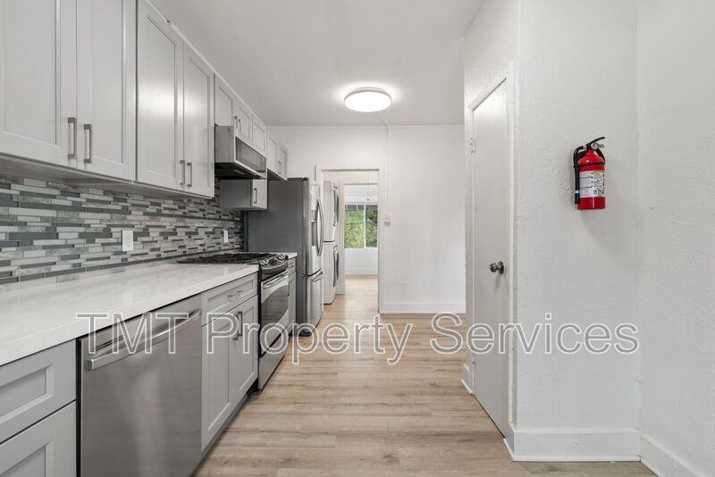 1647 E 6th St - Photo 2 of 11