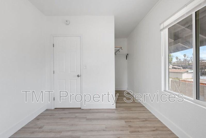 1647 E 6th St - Photo 4 of 11