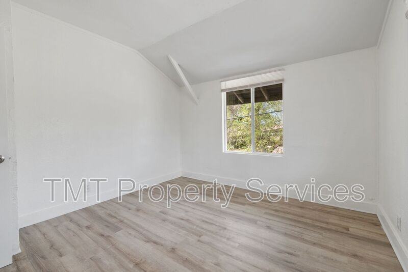 1647 E 6th St - Photo 5 of 11