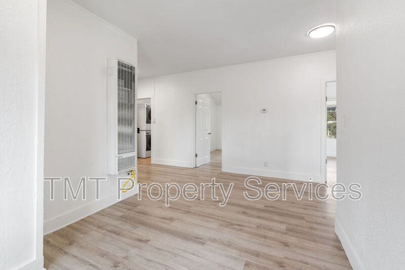 1647 E 6th St - Photo 7 of 11