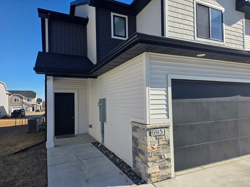 6951 Bluebell Ct - Photo 2 of 29