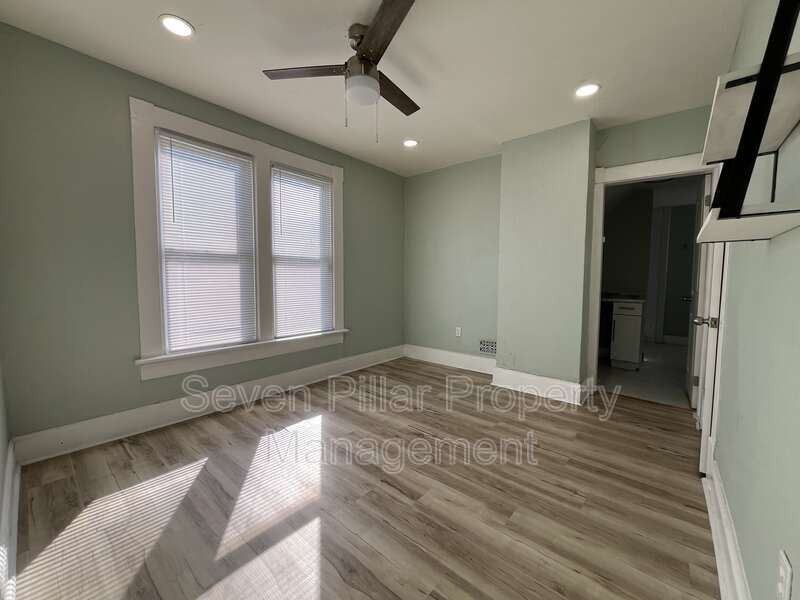 1347 E Livingston Ave #1347 - Photo 4 of 26