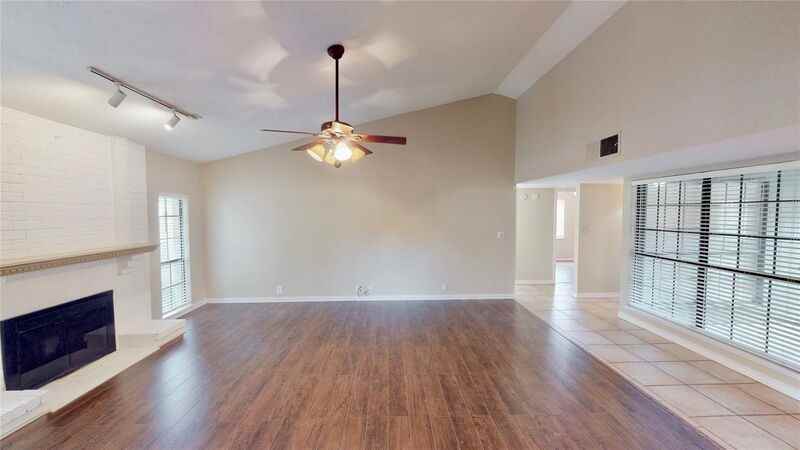 1124 Kesser Dr - Photo 3 of 30