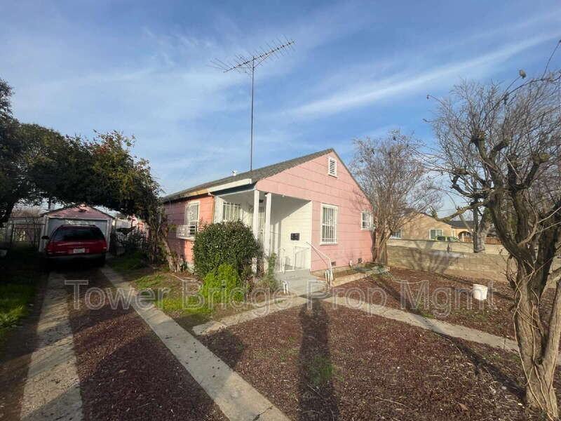 2871 32nd Ave - Photo 3 of 42