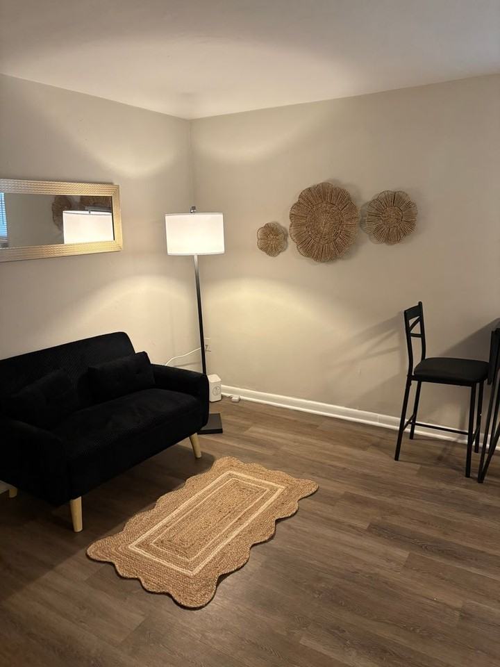 Dwell In The Vibe - Photo 3 of 11