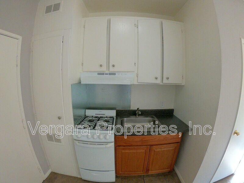 921 Sartori Ave #I - Photo 5 of 11